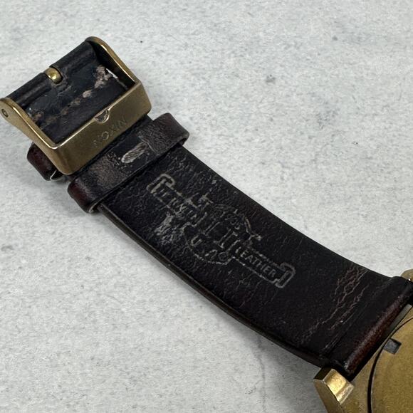 Nixon Time Teller Minimal Watch 37mm 100M Japan Movement Leather New Battery - Picture 10 of 12